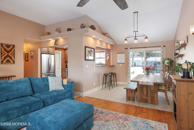 9 Center Place, Toms River, NJ 08753