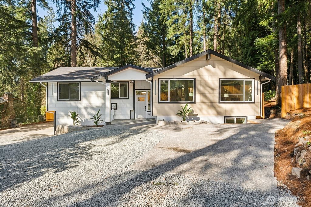 8501 121st Street E, Puyallup, WA 98373