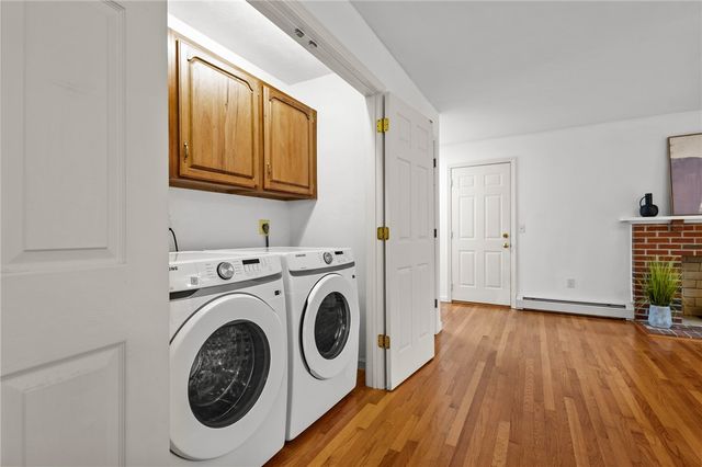 16 College Lane, Barrington, RI 02806