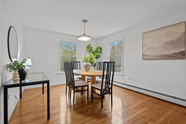 16 College Lane, Barrington, RI 02806