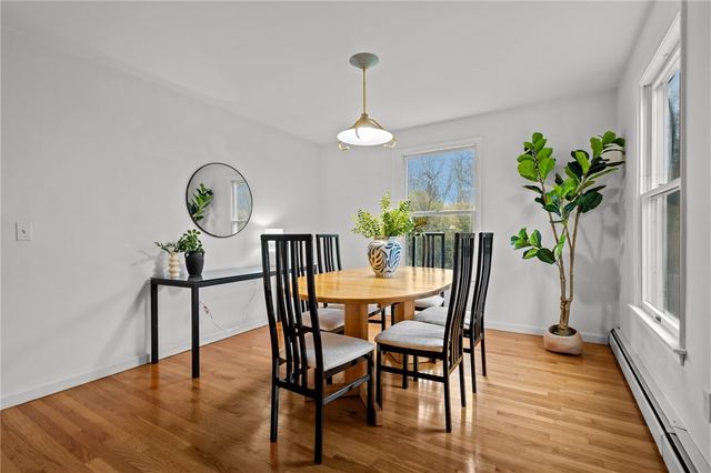 16 College Lane, Barrington, RI 02806