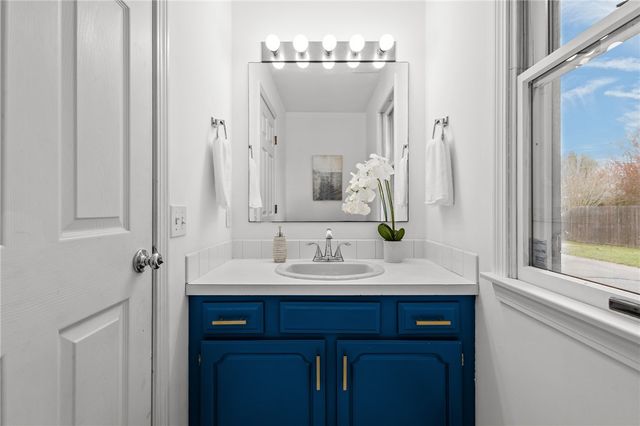 16 College Lane, Barrington, RI 02806