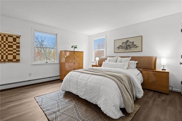 16 College Lane, Barrington, RI 02806