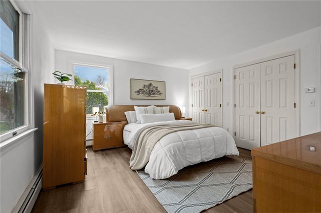 16 College Lane, Barrington, RI 02806