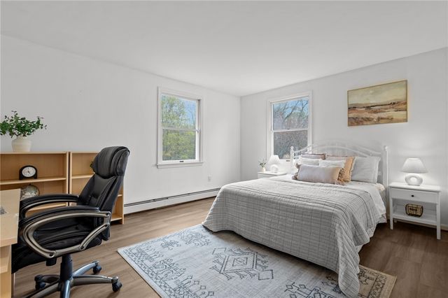 16 College Lane, Barrington, RI 02806