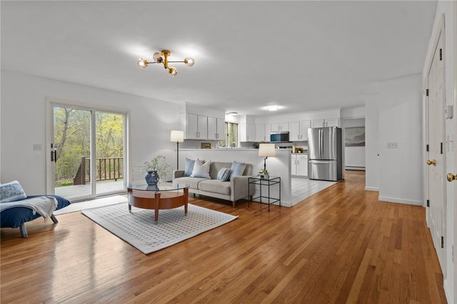 16 College Lane, Barrington, RI 02806