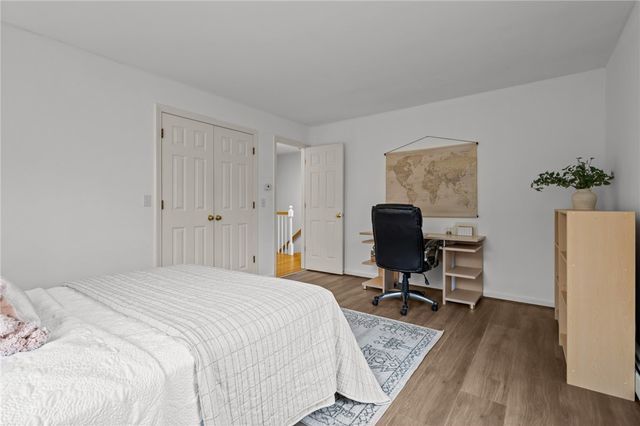 16 College Lane, Barrington, RI 02806