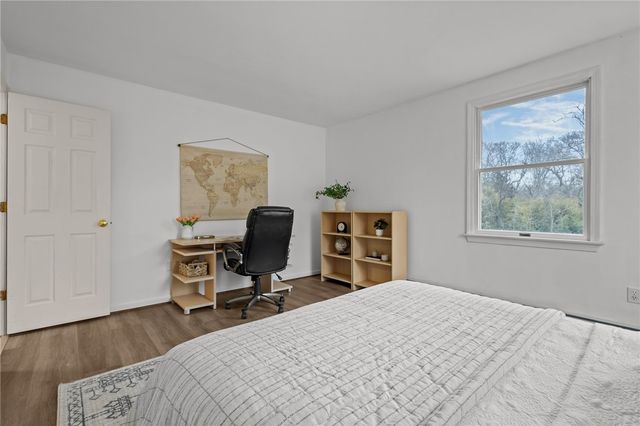 16 College Lane, Barrington, RI 02806