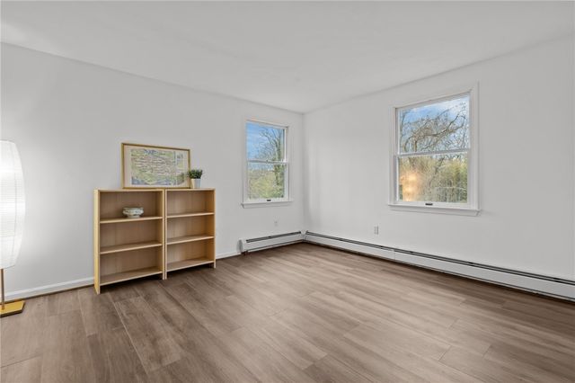 16 College Lane, Barrington, RI 02806