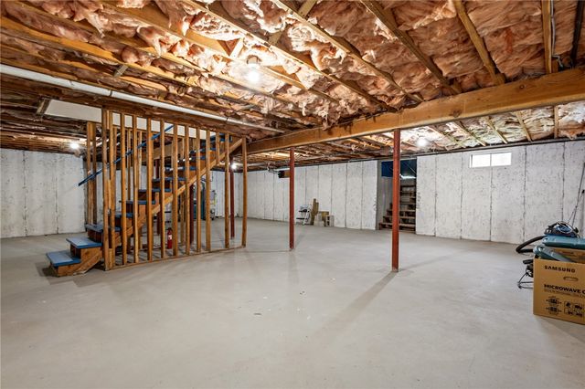 16 College Lane, Barrington, RI 02806