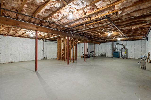 16 College Lane, Barrington, RI 02806