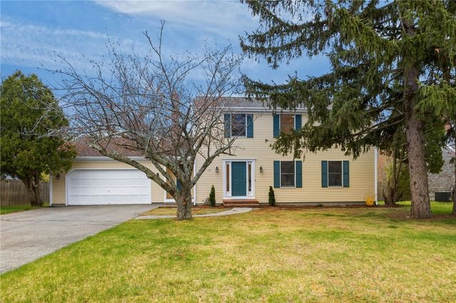 16 College Lane, Barrington, RI 02806