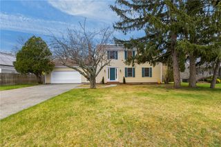 16 College Lane, Barrington, RI 02806