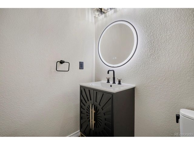 6969 S Rome St, Aurora, CO 80016