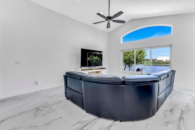 1551 NW 132ND Avenue, Pembroke Pines, FL 33028