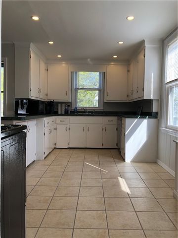 22 Carroll Avenue, Newport, RI 02840