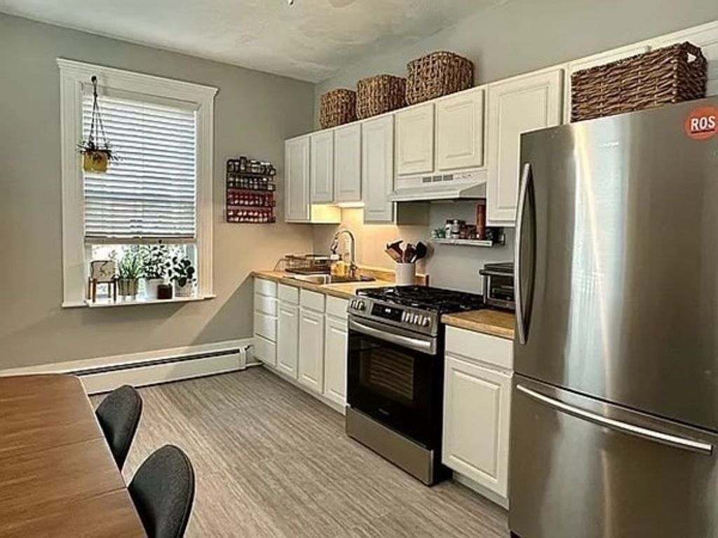 18 Hewlett Street 1, Boston, MA 02131