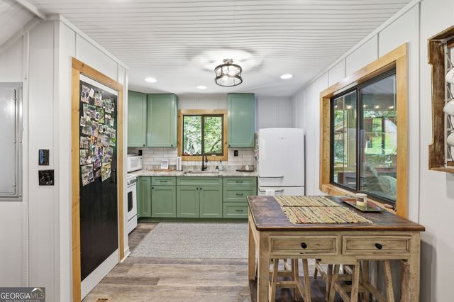54 Dixon Lane, Clayton, GA 30525