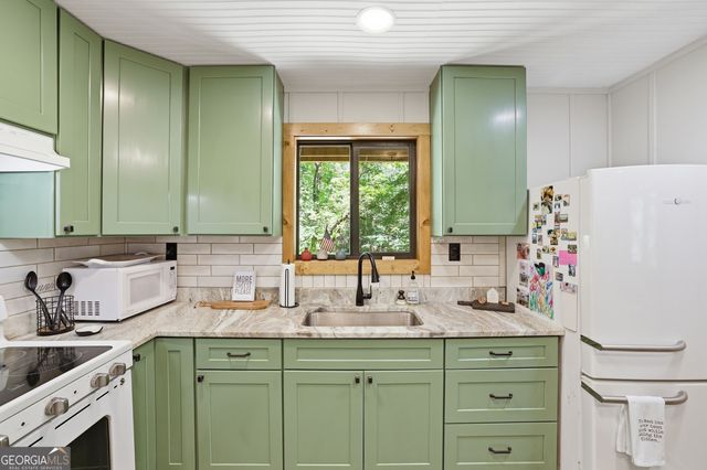 54 Dixon Lane, Clayton, GA 30525