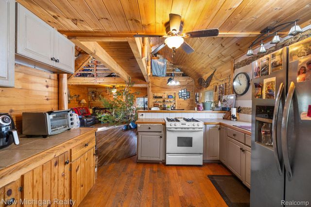 5987 Hillside Drive, Greenwood Township, MI 49756