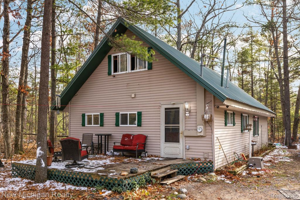 5987 Hillside Drive, Greenwood Township, MI 49756