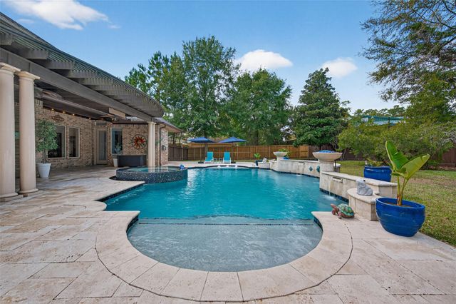 2007 Cliff Manor Drive, Conroe, TX 77304