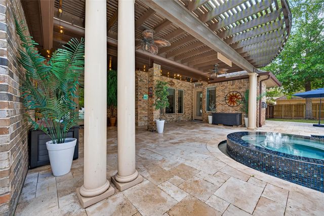 2007 Cliff Manor Drive, Conroe, TX 77304