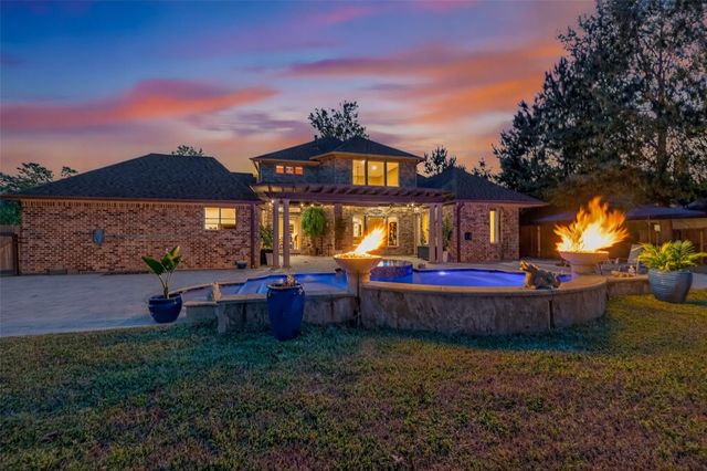 2007 Cliff Manor Drive, Conroe, TX 77304