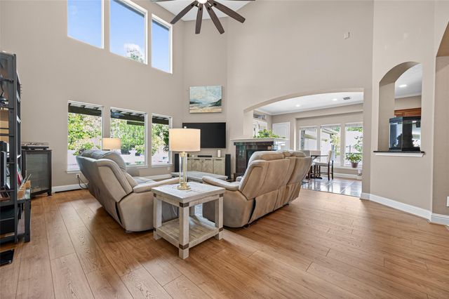 2007 Cliff Manor Drive, Conroe, TX 77304