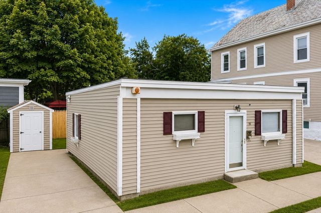 96 Locust St, New Bedford, MA 02740