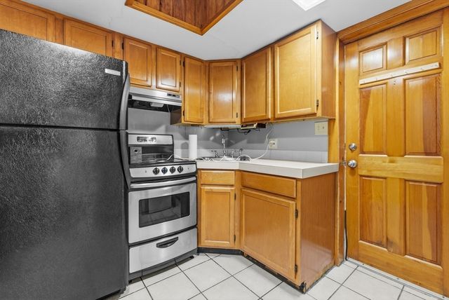 96 Locust St, New Bedford, MA 02740