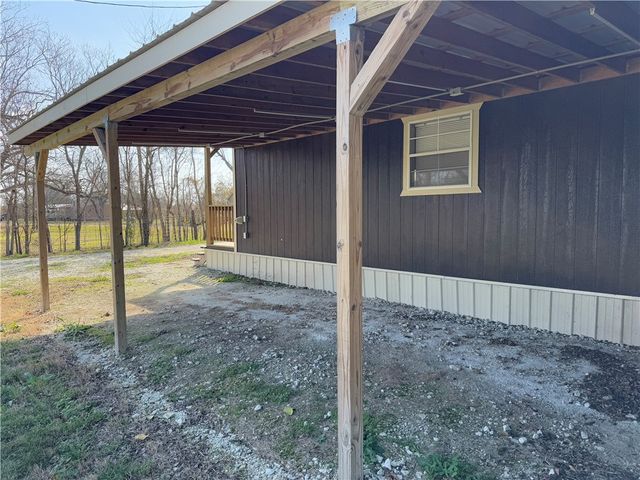 400 E Mignonette Street, Kosse, TX 76653