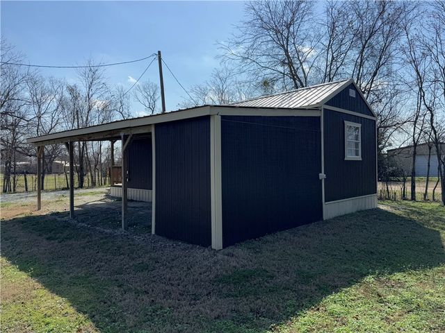 400 E Mignonette Street, Kosse, TX 76653