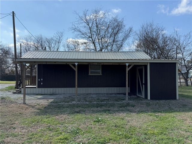 400 E Mignonette Street, Kosse, TX 76653