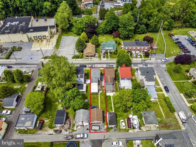 28 E FRONT ST, Mohnton, PA 19540