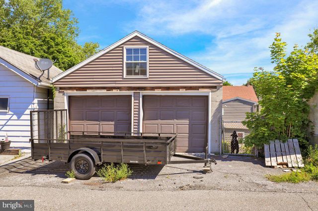 28 E FRONT ST, Mohnton, PA 19540