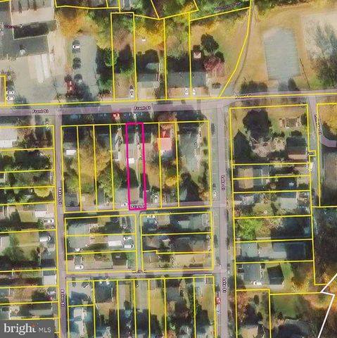 28 E FRONT ST, Mohnton, PA 19540