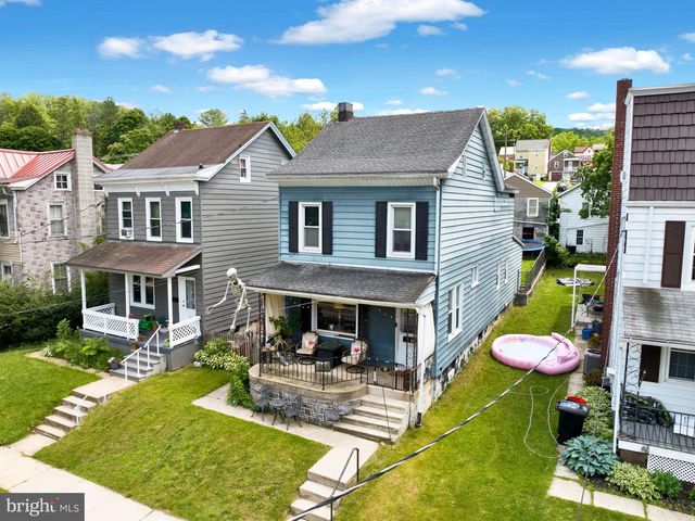 28 E FRONT ST, Mohnton, PA 19540