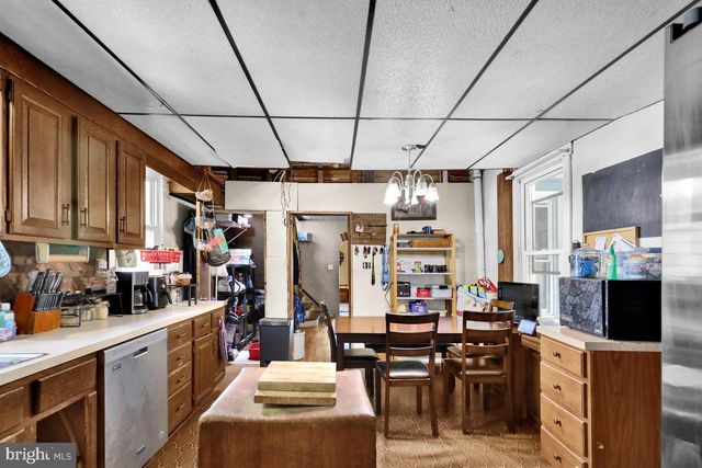 28 E FRONT ST, Mohnton, PA 19540