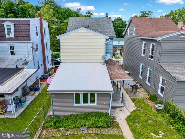 28 E FRONT ST, Mohnton, PA 19540