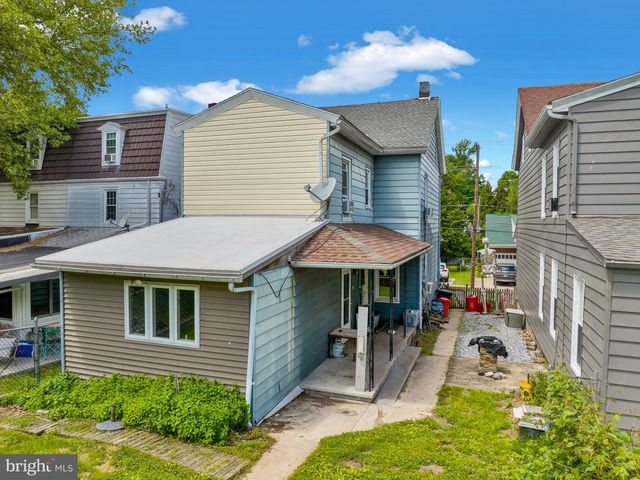 28 E FRONT ST, Mohnton, PA 19540