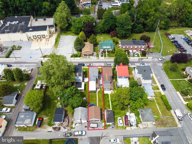 28 E FRONT ST, Mohnton, PA 19540