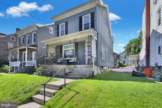 28 E FRONT ST, Mohnton, PA 19540