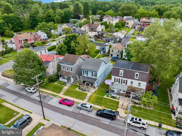 28 E FRONT ST, Mohnton, PA 19540