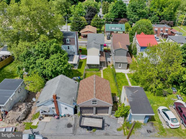 28 E FRONT ST, Mohnton, PA 19540