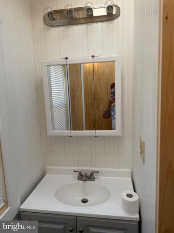 28 E FRONT ST, Mohnton, PA 19540