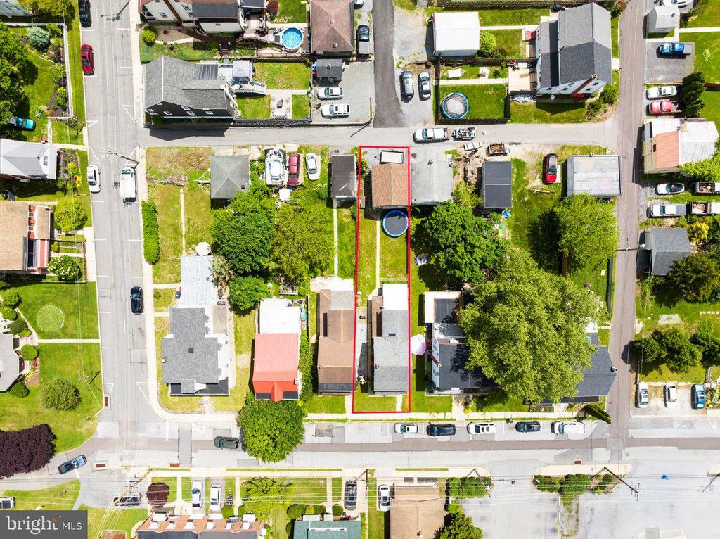 28 E FRONT ST, Mohnton, PA 19540