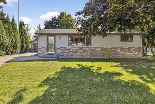 887 W AIRPORT ROAD, Menasha, WI 54952