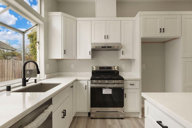 9673 Twin Creeks Ave, Stockton, CA 95219