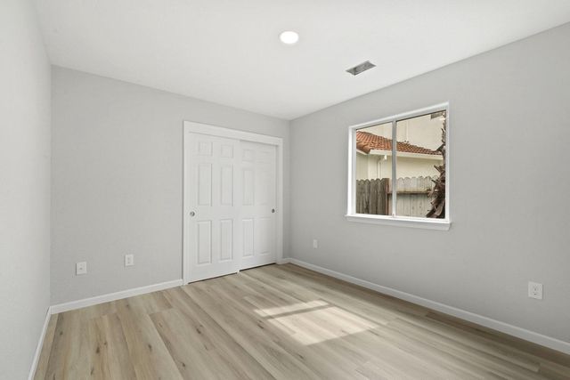 9673 Twin Creeks Ave, Stockton, CA 95219